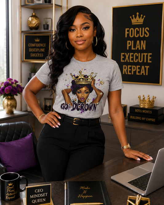Queen Crown Tee — "Go for DCrown" Women's Graphic T-Shirt